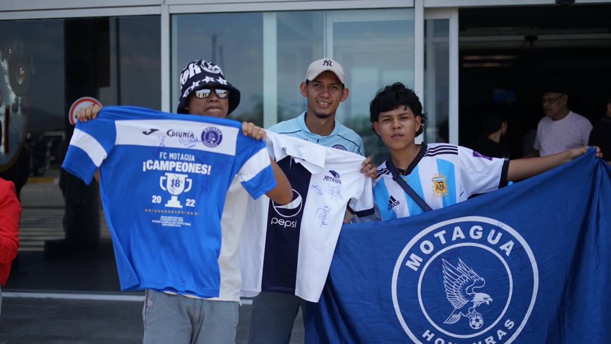 Algunos aficionados llegaron a recibir al Motagua.