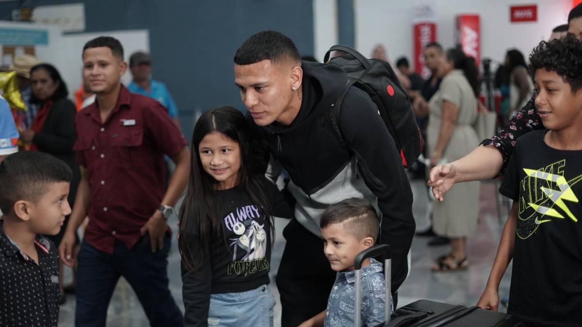 Luis Palma y Kervin Arriaga llegaron a Honduras para enfrentar a México: Así fueron recibidos