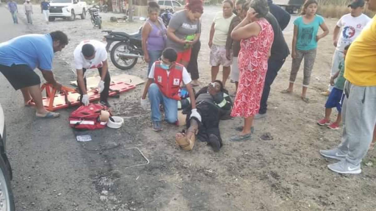 Los heridos fueron atendidos en el mismo sitio del percance, para luego ser trasladados a un hospital.