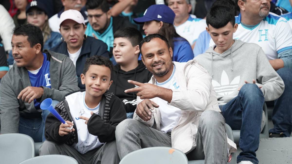 ¡Locura por la H! Ambiente de fiesta se respira previo al Honduras vs México en San Pedro Sula