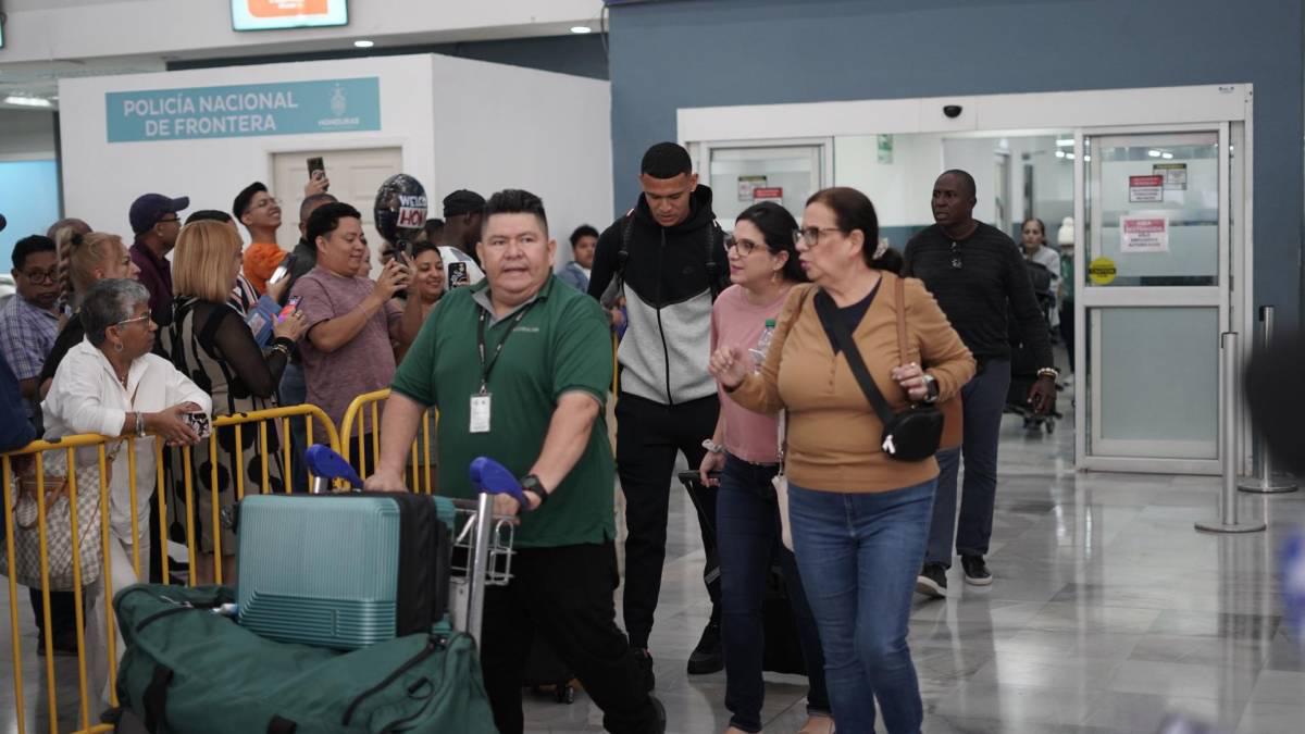 Luis Palma y Kervin Arriaga llegaron a Honduras para enfrentar a México: Así fueron recibidos