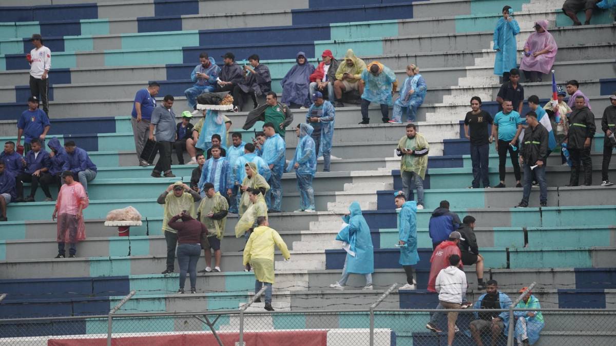 ¡Locura por la H! Ambiente de fiesta se respira previo al Honduras vs México en San Pedro Sula