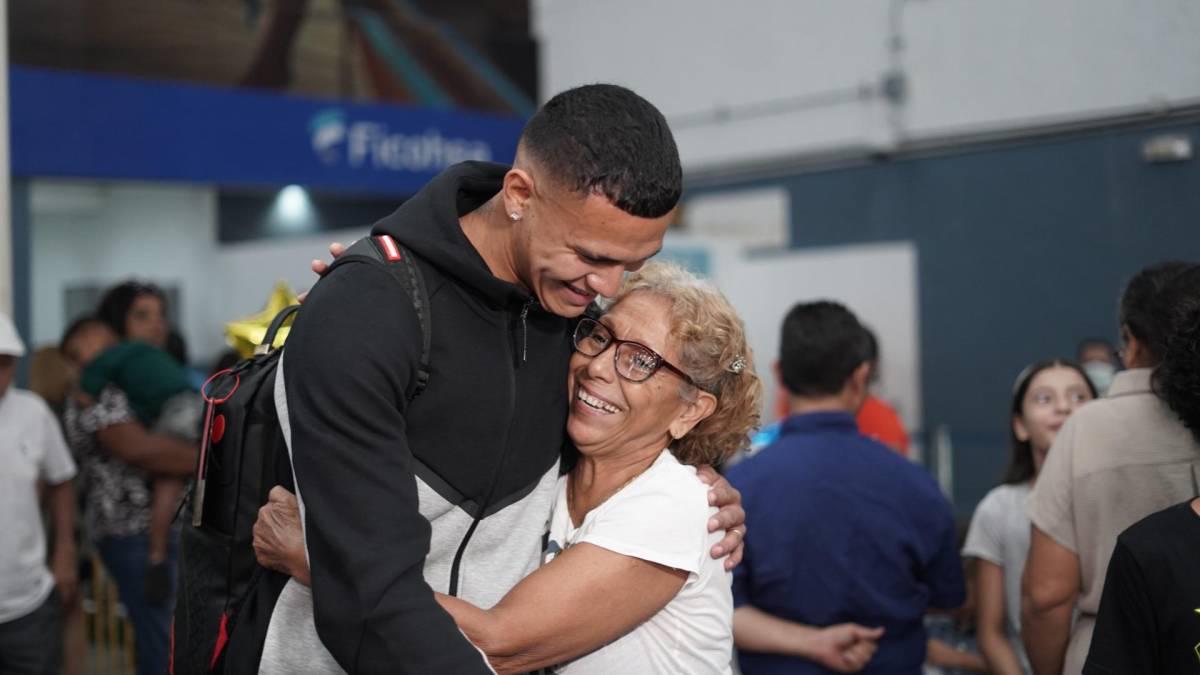 Luis Palma y Kervin Arriaga llegaron a Honduras para enfrentar a México: Así fueron recibidos