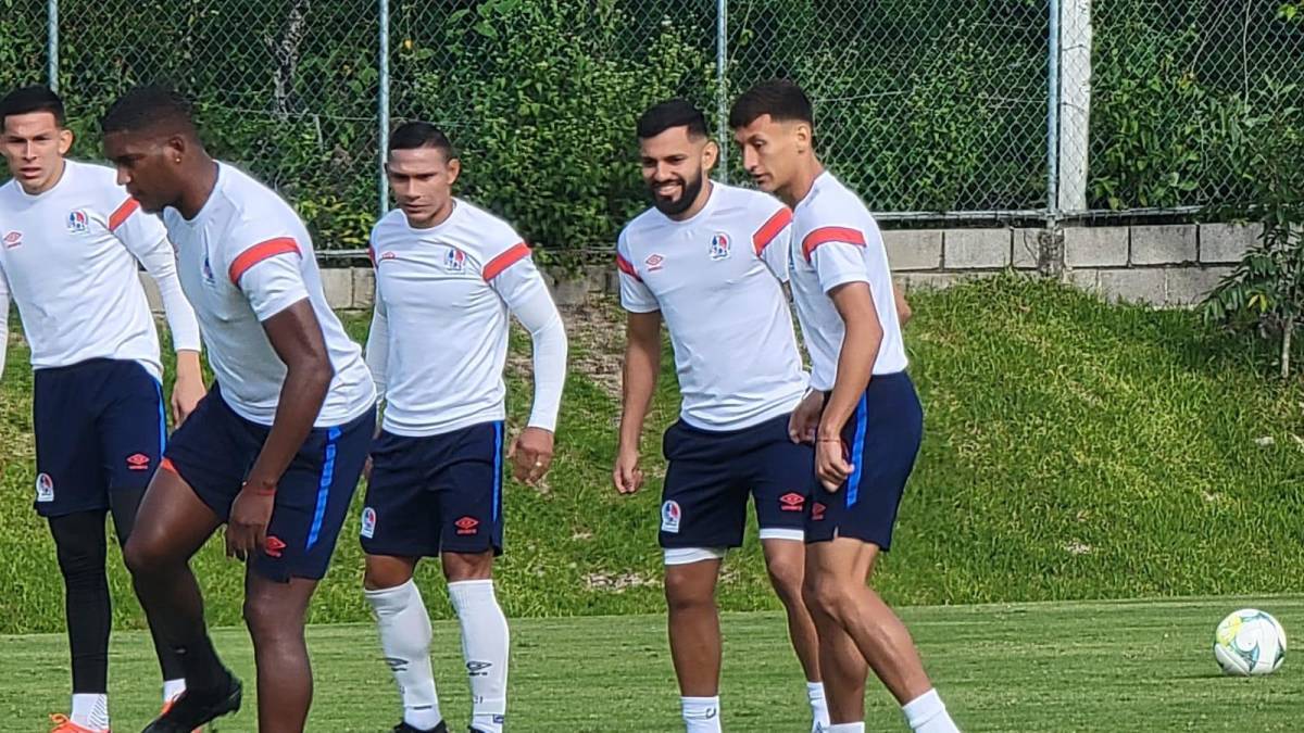 ¿Y Najar? Olimpia recibe sorpresiva visita en entrenamiento previo a semifinales