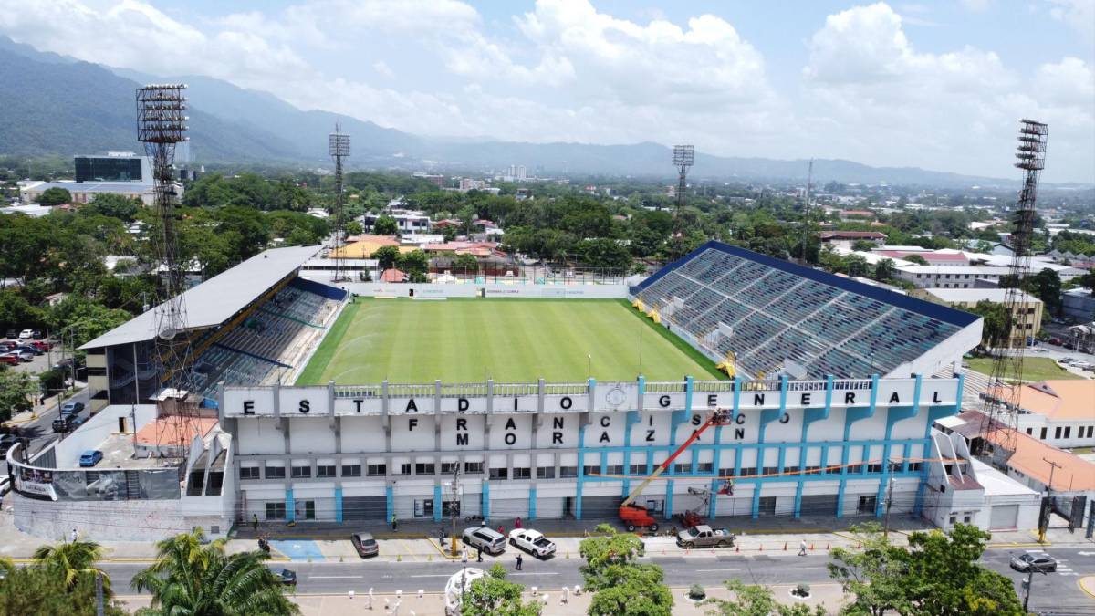 Mario Moncada reveló el partido de inauguración del Morazán y atiza contra la nueva grama