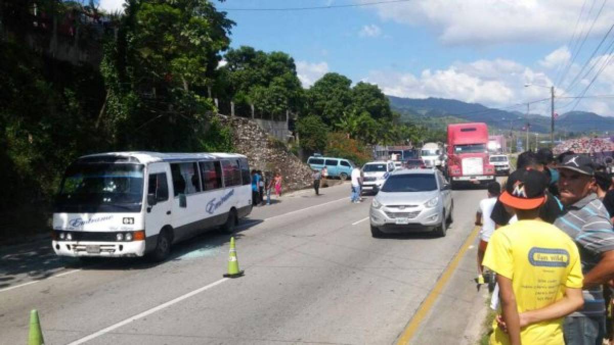 Choloma: Matan a motorista, estrellan camioneta e intentan huir; hay tres detenidos