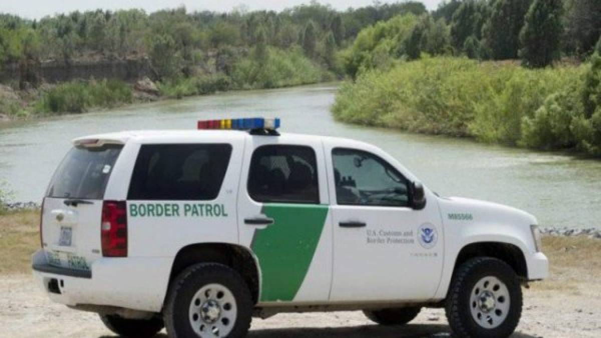 35 inmigrantes rescatados de casa de seguridad en Texas