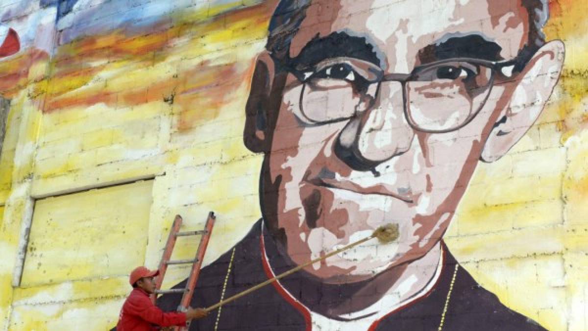 Iglesia salvadoreña envía a Roma pruebas de milagro atribuido a arzobispo Romero