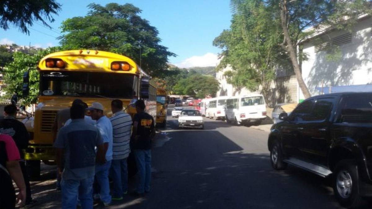 Honduras: Transporte público paraliza labores en todo el país