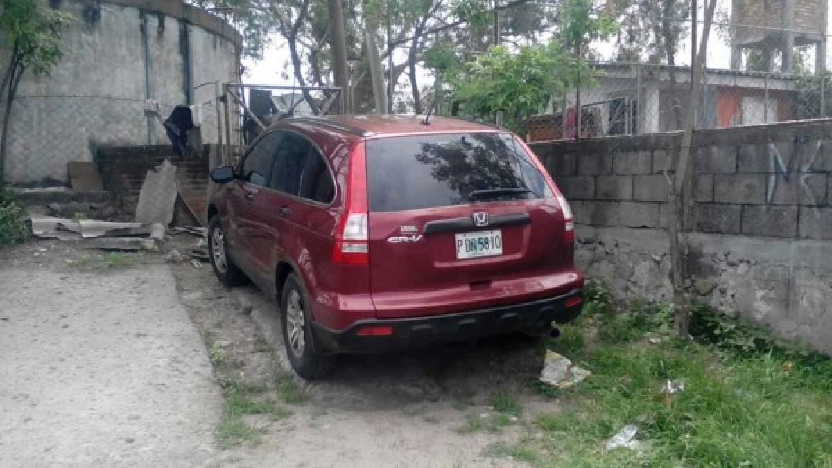 Policía recupera dos camionetas robadas tras enfrentamiento con delincuentes