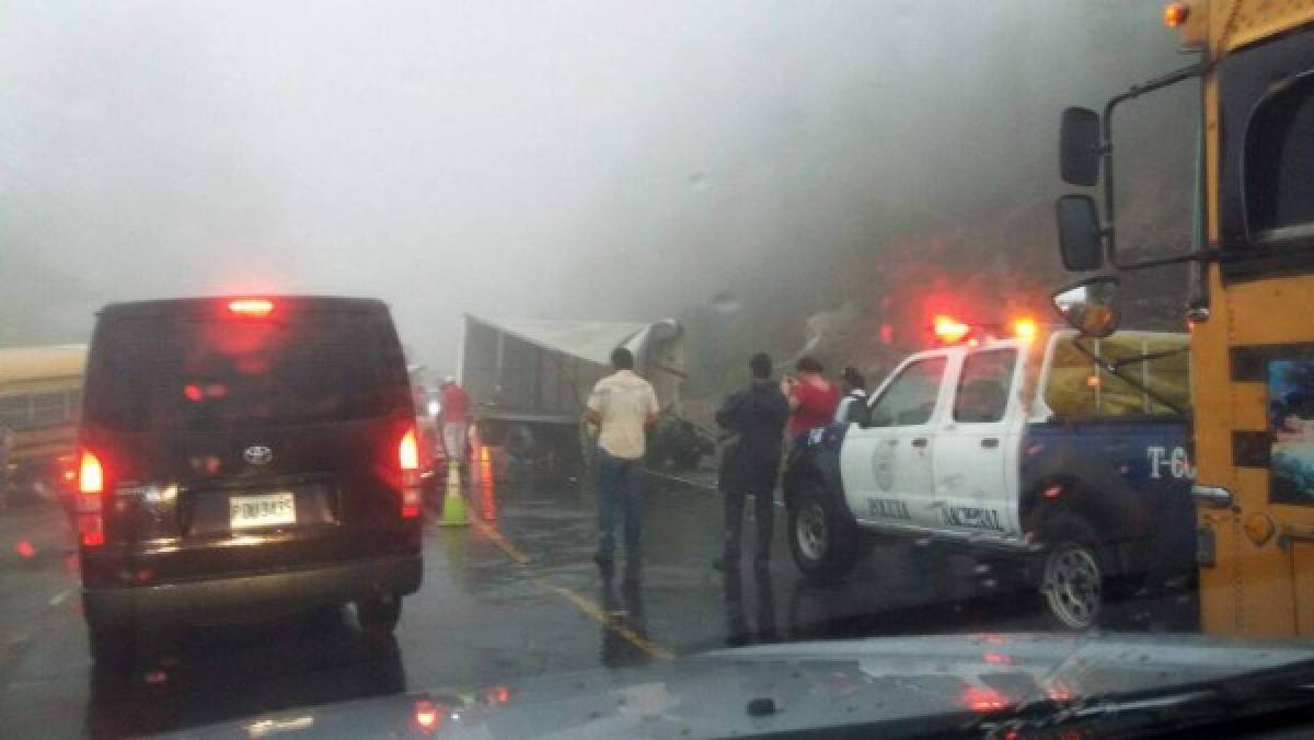 Un muerto en salida a Danlí y una rastra se vuelca en carretera al sur