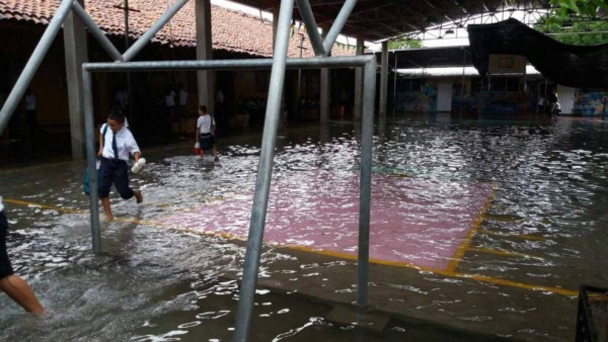 Alerta roja en ciudad de Choluteca por fuertes lluvias