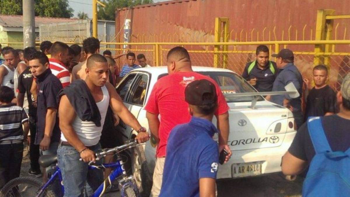 Acribillan a dos personas que se transportaban en taxi en colonia Las Brisas de San Pedro Sula