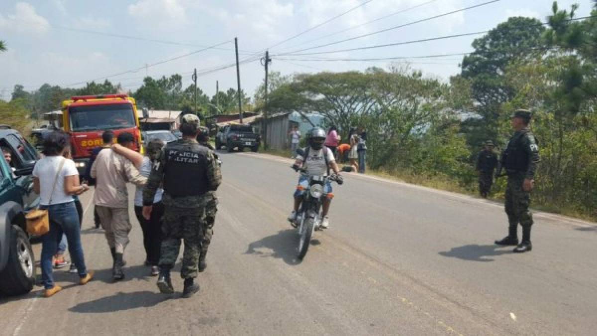 Cinco lesionados tras caer vehículo en hondonada   