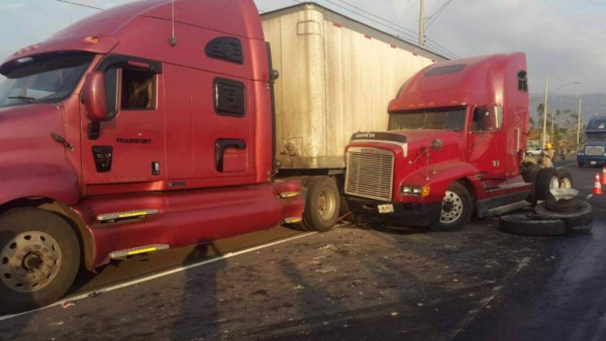 Una persona muerta deja múltiple colisión de rastras en Valle de Amarateca