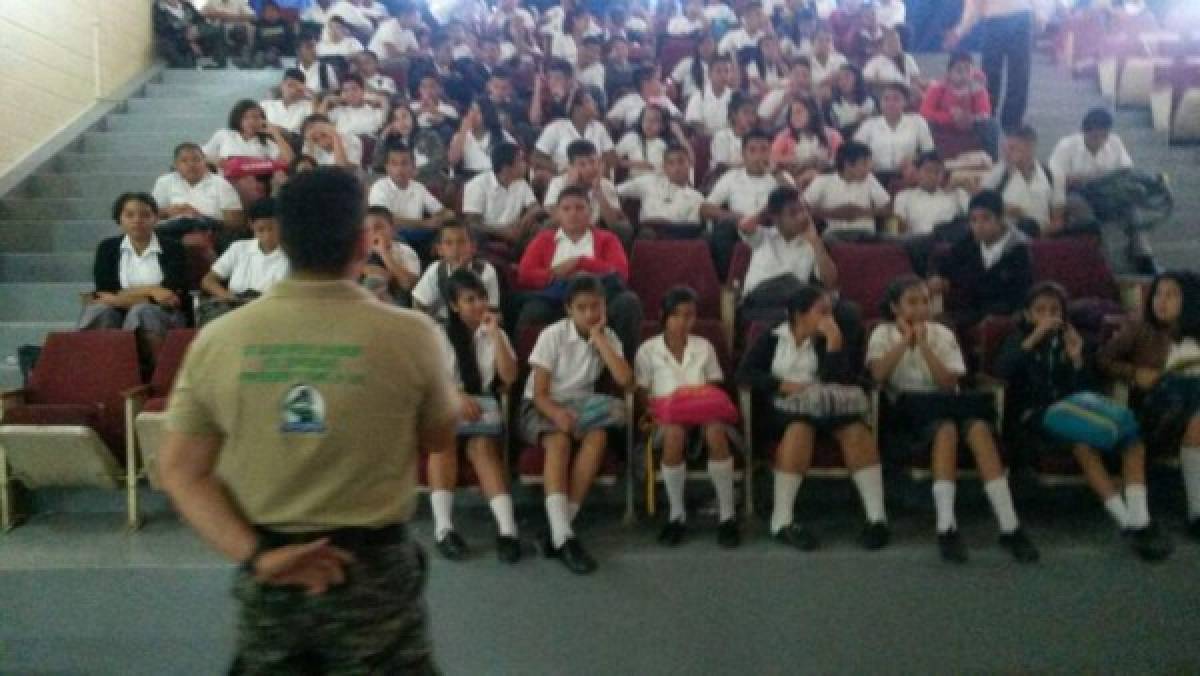 Colegios de la capital de Honduras vuelven a impartir clases con normalidad