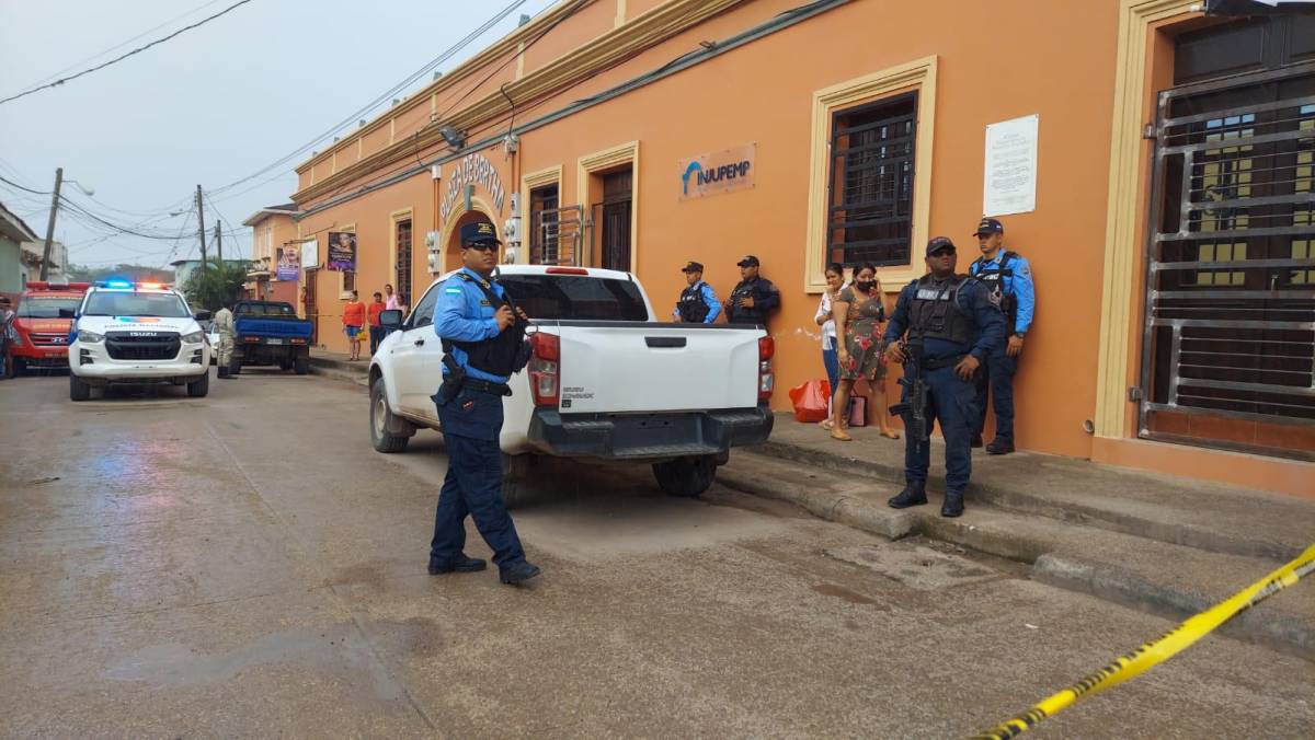 Matan a expolicía dentro de su vehículo en el centro de Juticalpa