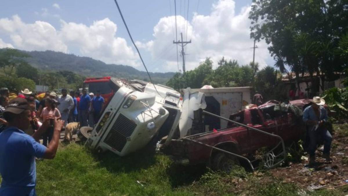 Muere segunda víctima de fatal accidente entre rastra y vehículo pick up en Copán