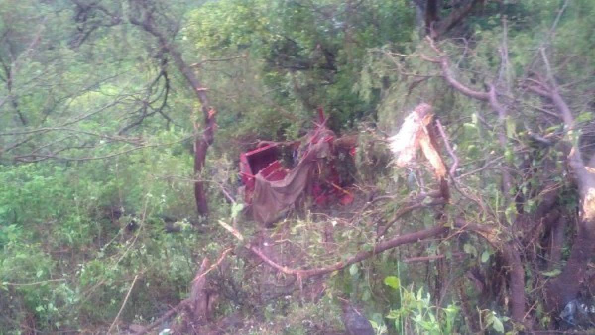 Accidente en carretera al sur deja dos muertos