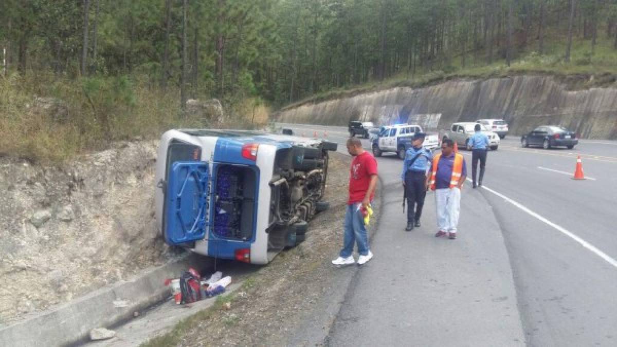 Varios heridos en accidente de bus rapidito cerca de Zambrano