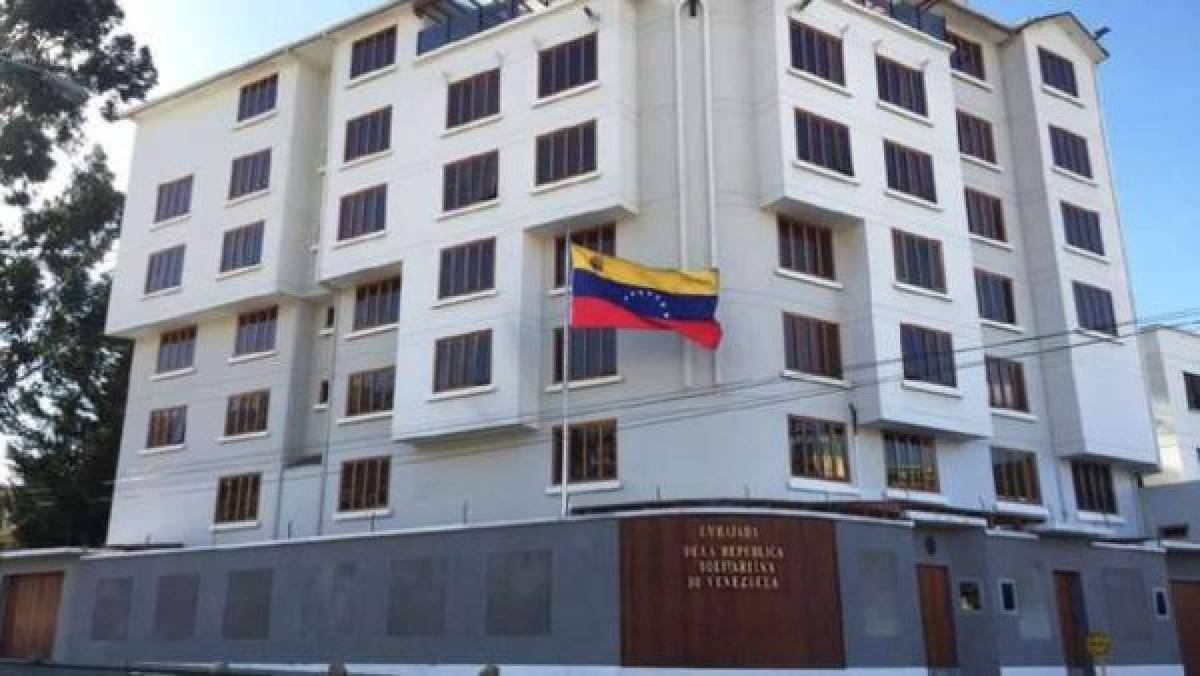 Bolivia expulsa a todos los diplomáticos venezolanos