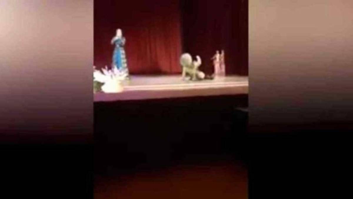 Video: Bailarín muere en un escenario mientras montaba su espectáculo