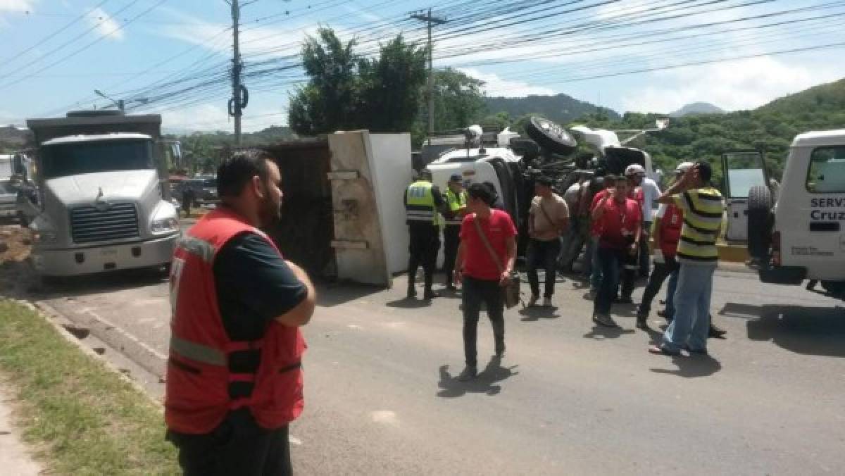 Microbuses 'brujo” y 'ejecutivo” colisionan y dejan doce heridos