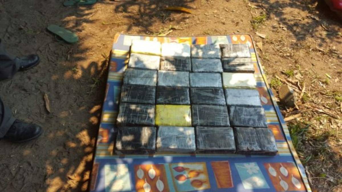 Decomisan 229 paquetes de supuesta droga en Balfate  