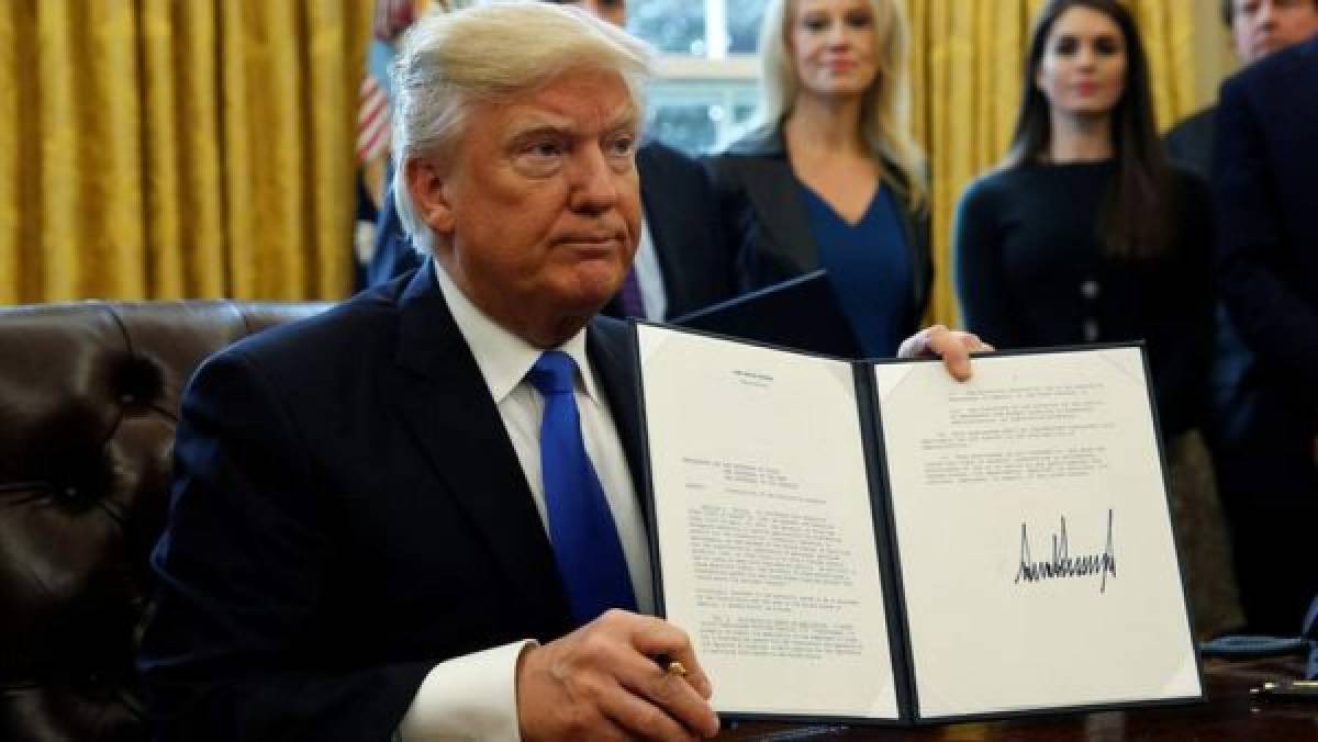 Trump critica la suspensión por la justicia de su decreto migratorio