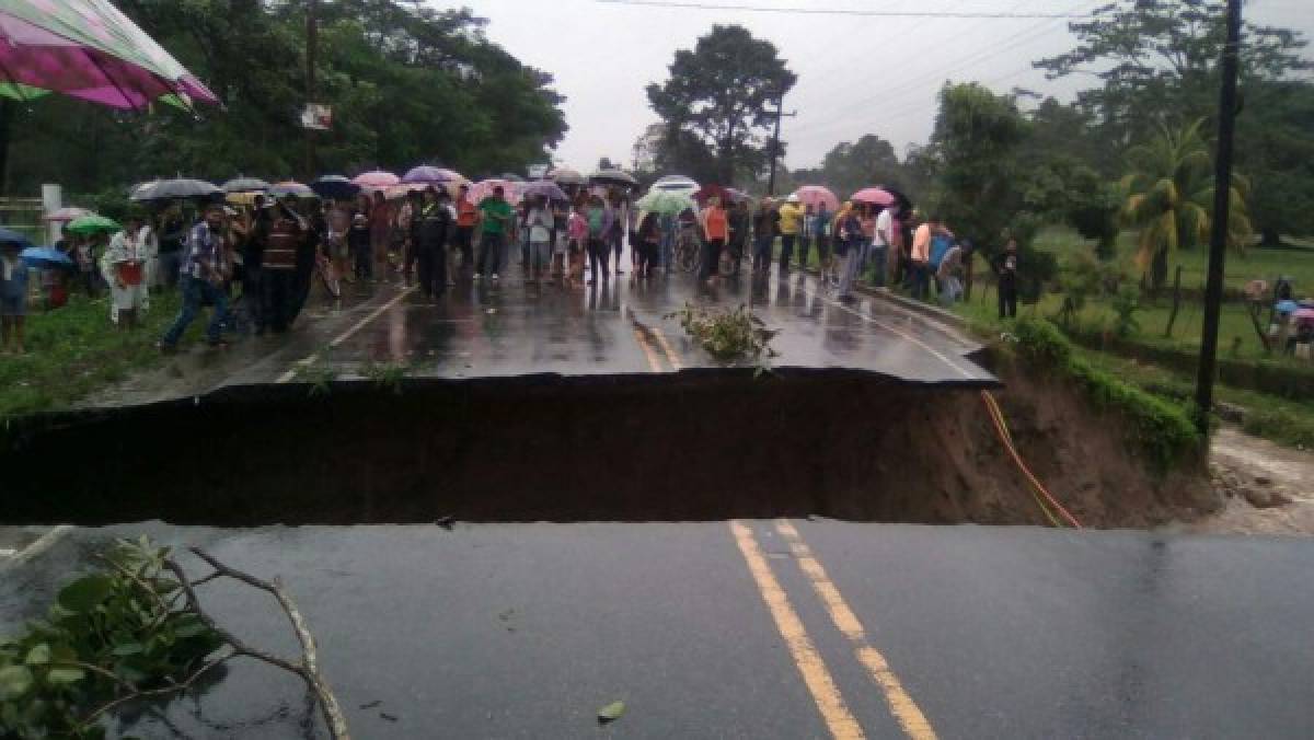 Caos y daños dejan fuertes lluvias en la zona norte