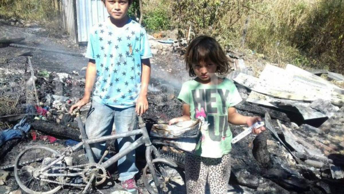 '¿Y ahora qué vamos a hacer?': Familia pierde casa en voraz incendio en la capital de Honduras