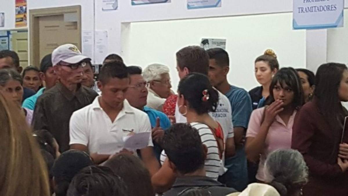 Suspenden emisión de pasaportes en Instituto Nacional de Migración