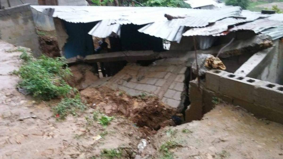 Leves daños por el huracán Earl en Honduras