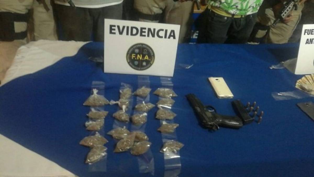 Detienen a tres presuntos pandilleros dedicados a la extorsión en la capital