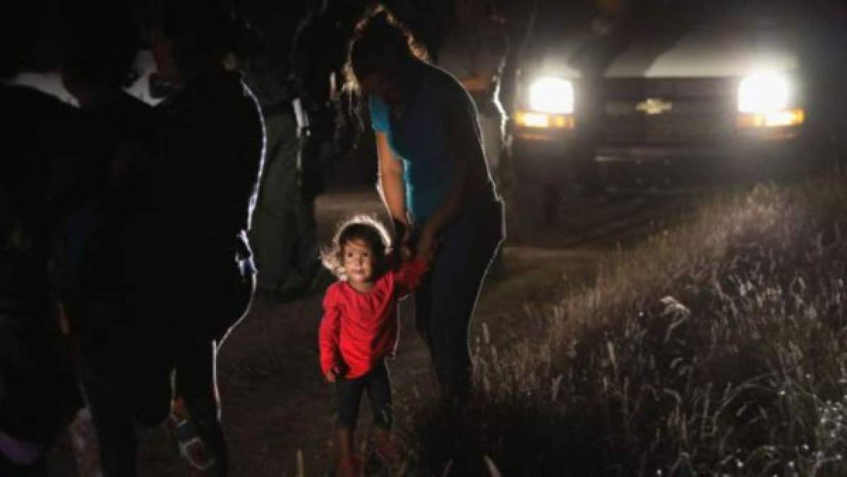 Foto de niña hondureña que llora en la frontera es nominada al premio Worl Press Photo 2019