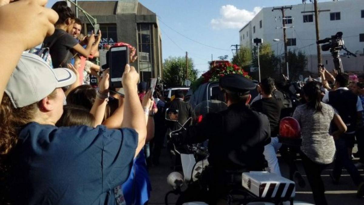 Ciudad Juárez recibió cenizas de su hijo pródigo, Juan Gabriel