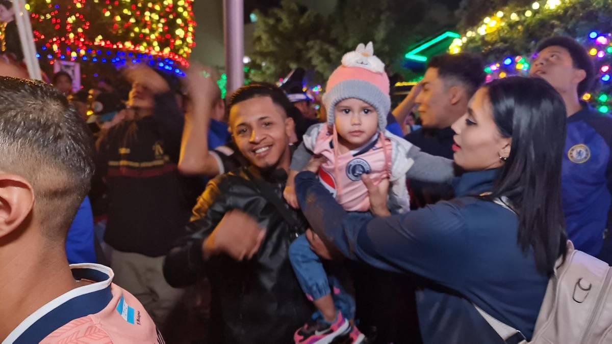 Motagua es sorprendido por aficionados en la noche antes de la final