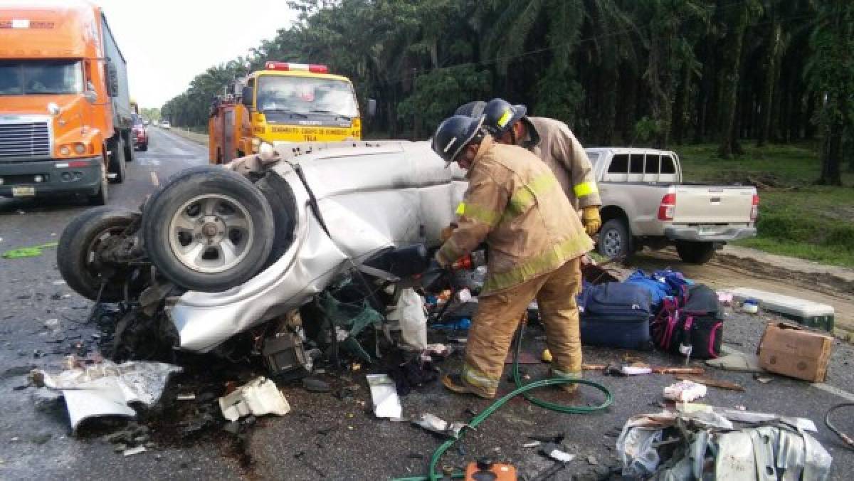 Fatal accidente deja dos muertos, entre ellos un bebé, en carretera que conduce a Tela