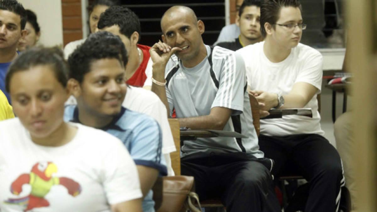 Mario “Pescado” Rodríguez se gradúa de la universidad luego de haber dejado el fútbol