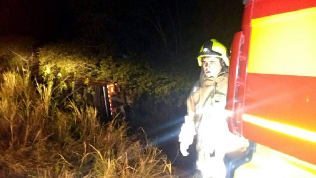 Un muerto y diez heridos deja accidente en Santa Bárbara