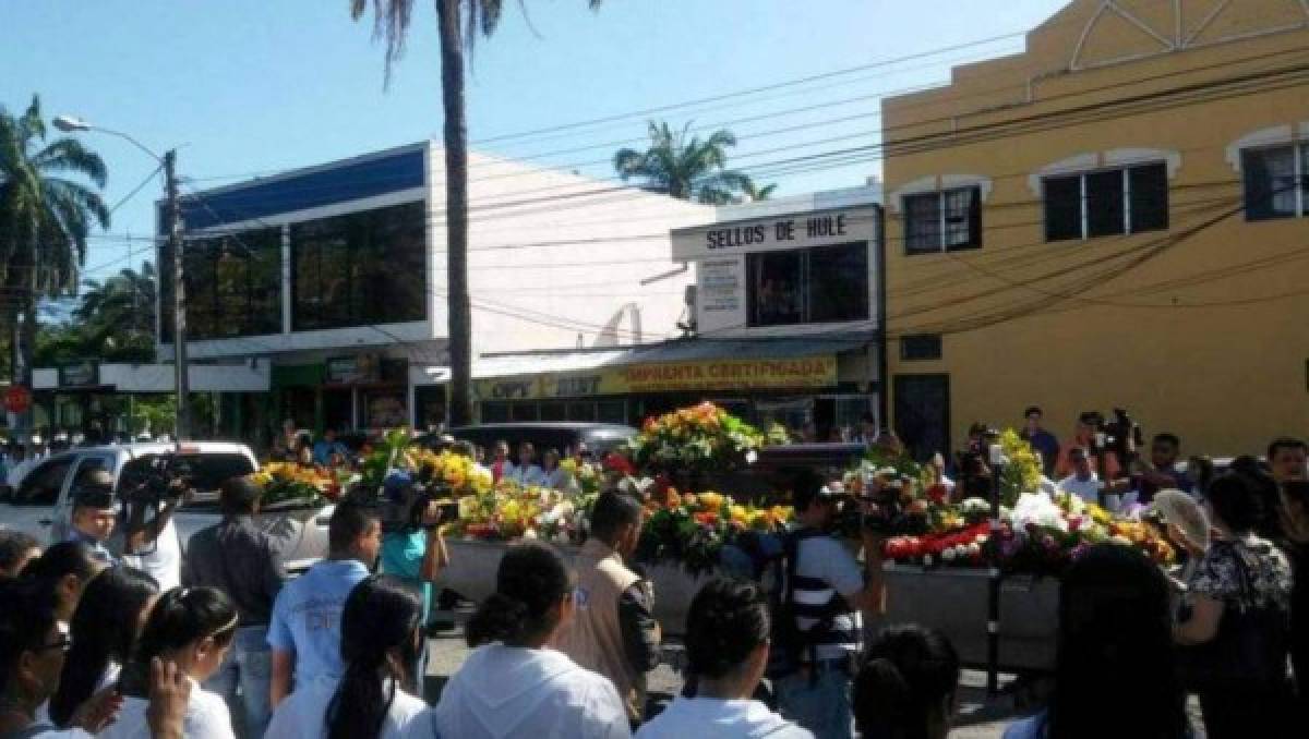 Honduras da último adiós a cantautor Guillermo Anderson