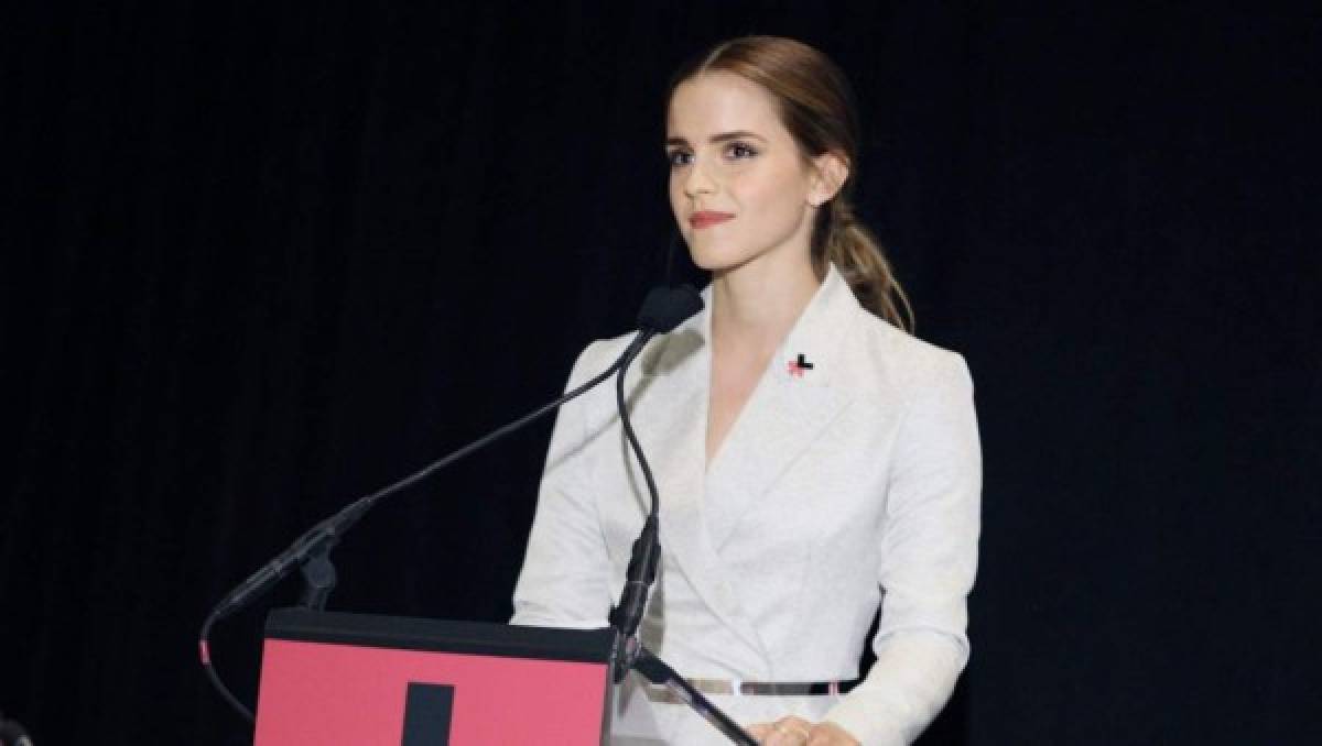 Emma Watson causa polémica por foto donde aparece en topless