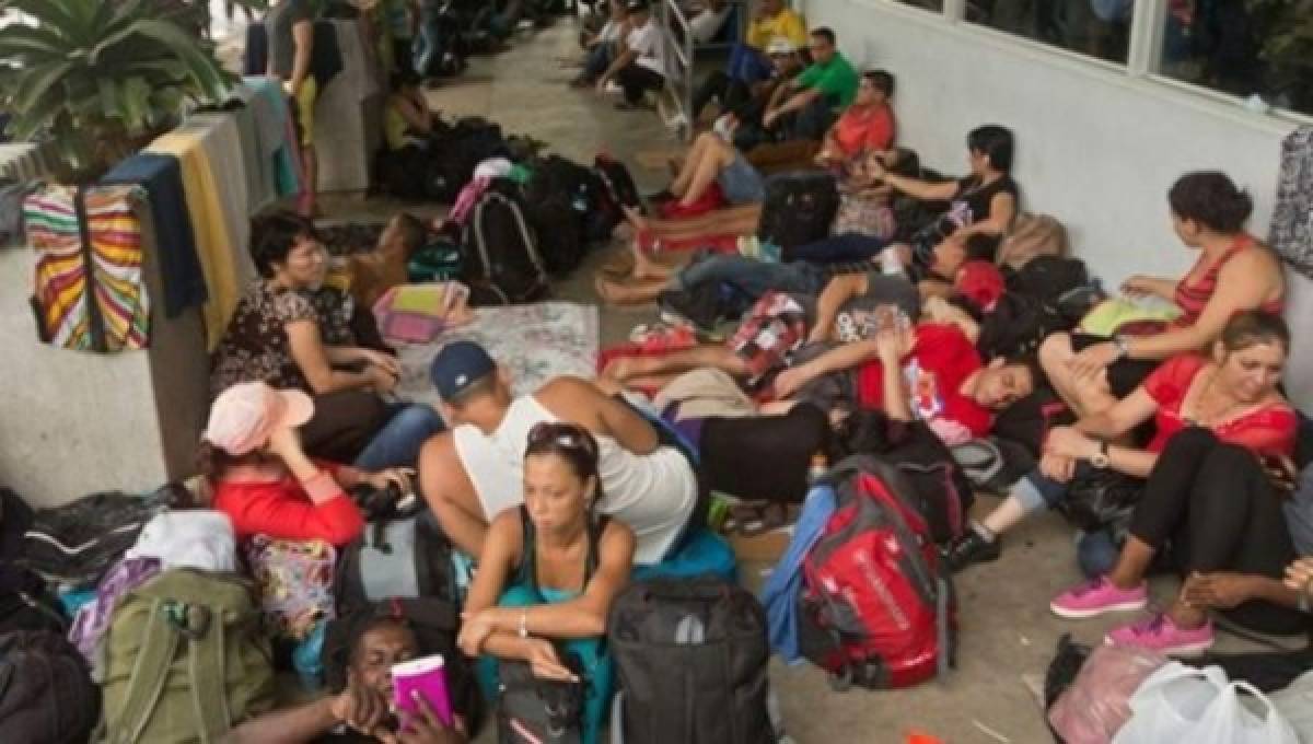 Más de mil emigrantes entran por la fuerza a Costa Rica desde Panamá