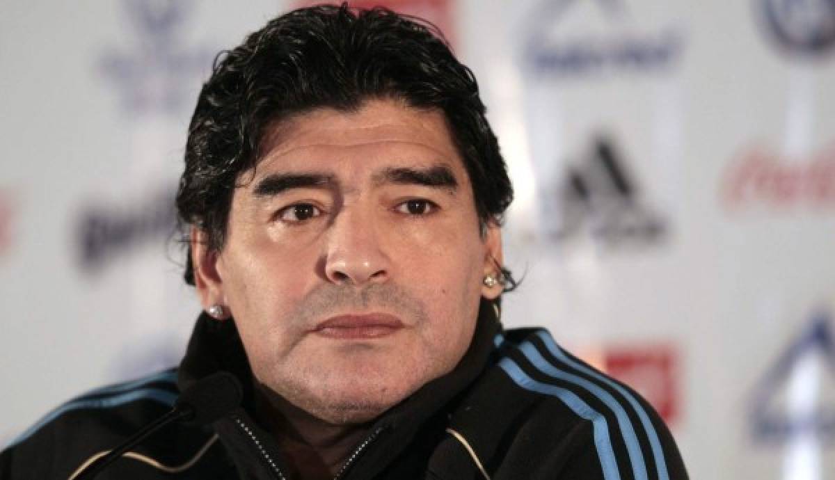 Maradona a Olarticoechea : 'Que vuelva al fútbol femenino'