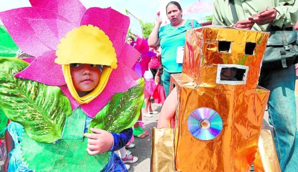 El Heraldo de Tuxpan - Entrega alcalde juegos infantiles