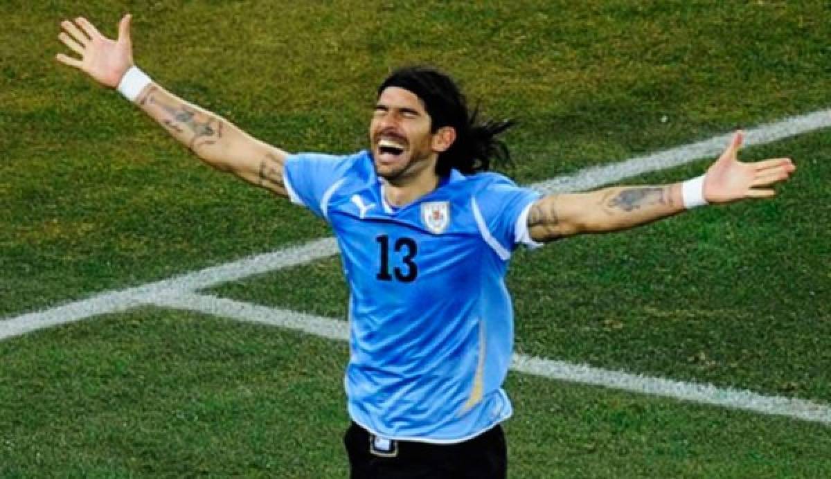 La poderosa razón para que el Loco Abreu deja de usar el número '13' en El Salvador