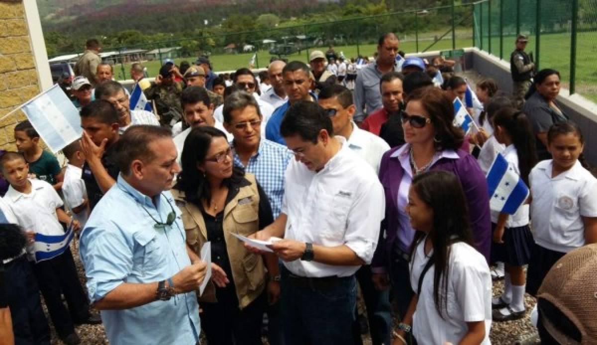 JOH inaugura Palacio Municipal de San Luis