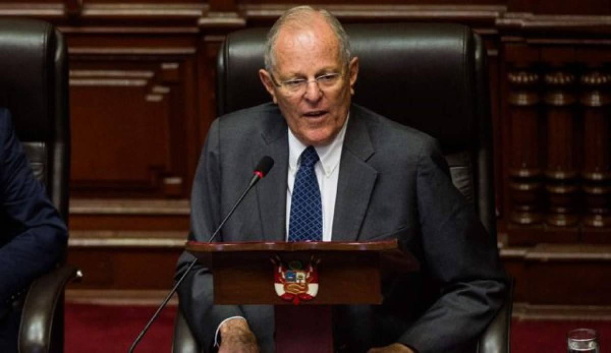  Pedro Pablo Kuczynski se salva de ser destituido por el Congreso peruano