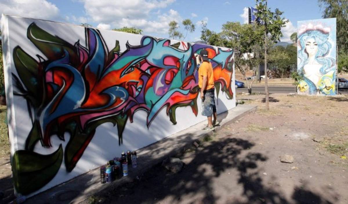 Honduras: Jóvenes le dan color a parques de grafiti con el spray