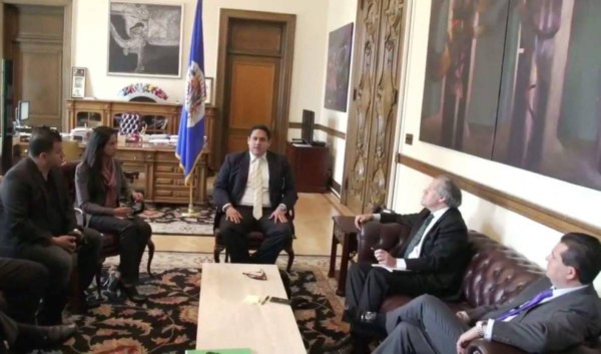 Secretario de OEA recibe a 'indignados' hondureños